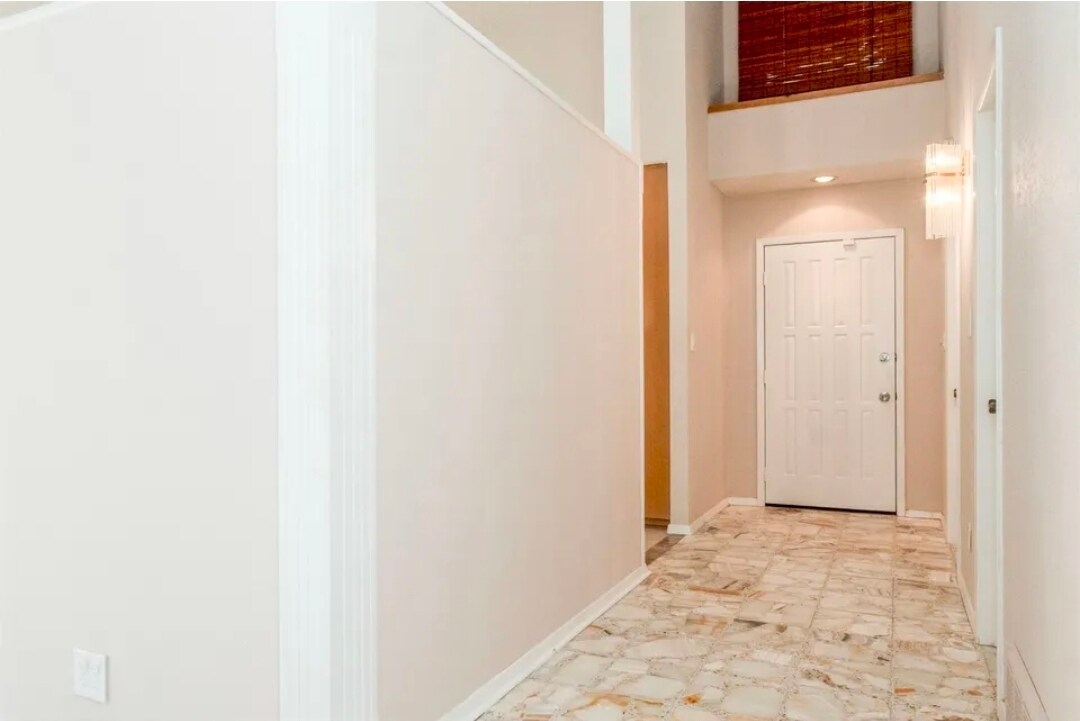 Building Photo - 616 Placid Cir