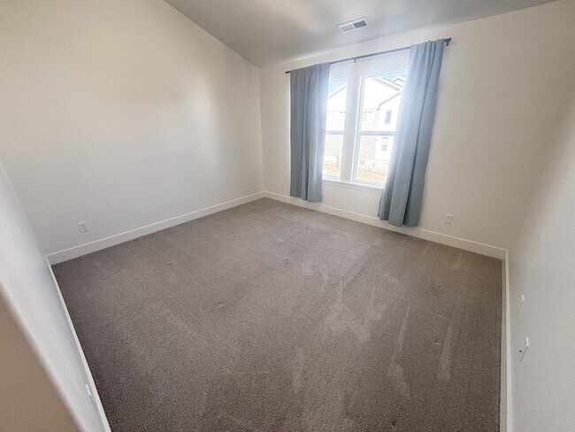 Building Photo - 3985 W 1960 N