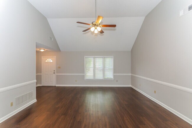 Building Photo - 7143 Emily Ln