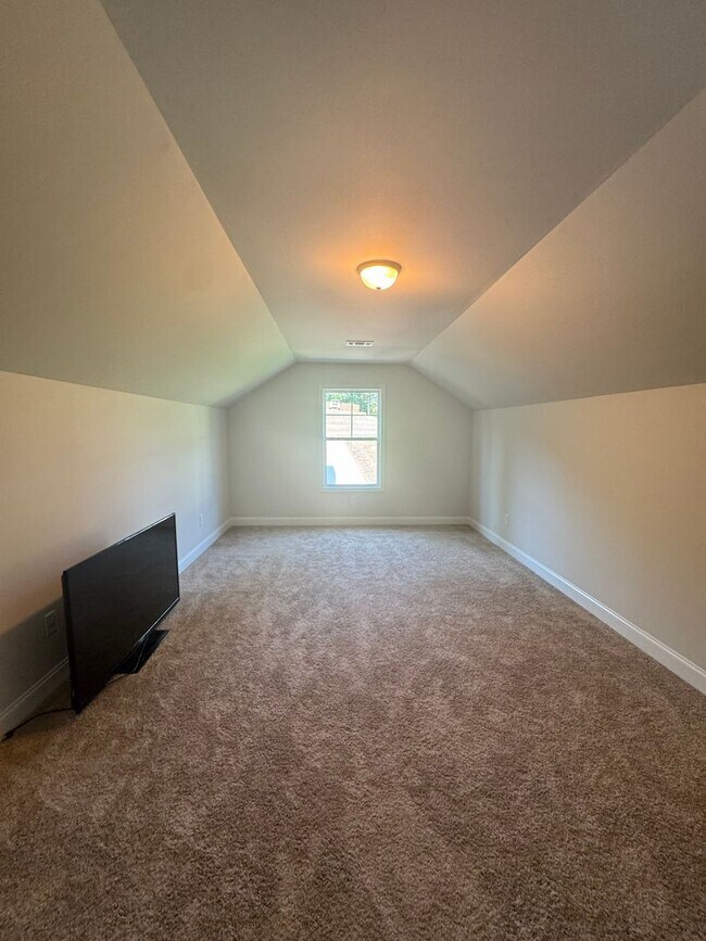 Building Photo - Beautiful Commerce City on in Swim/Playgro...