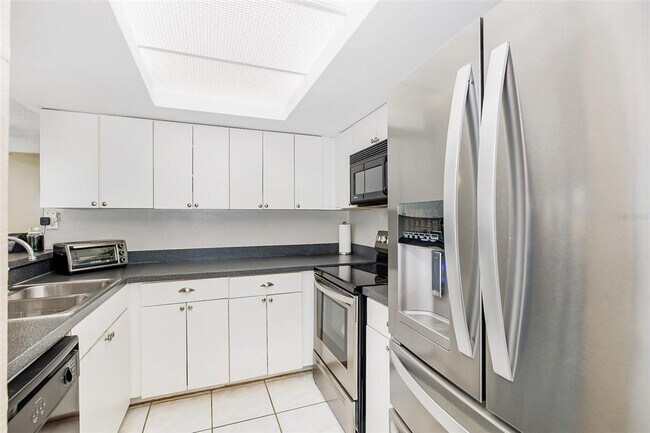 Building Photo - 51 Island Way