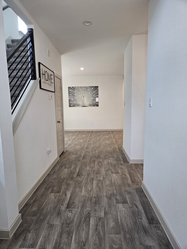 Building Photo - 12816 Heddington Grv Ln