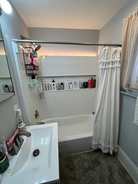 Bathroom - 1401 5th St NE