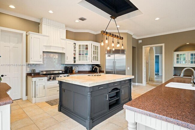 Building Photo - 2357 Alaqua Dr