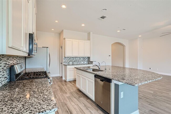 Building Photo - 213 Blue Waterleaf Ln