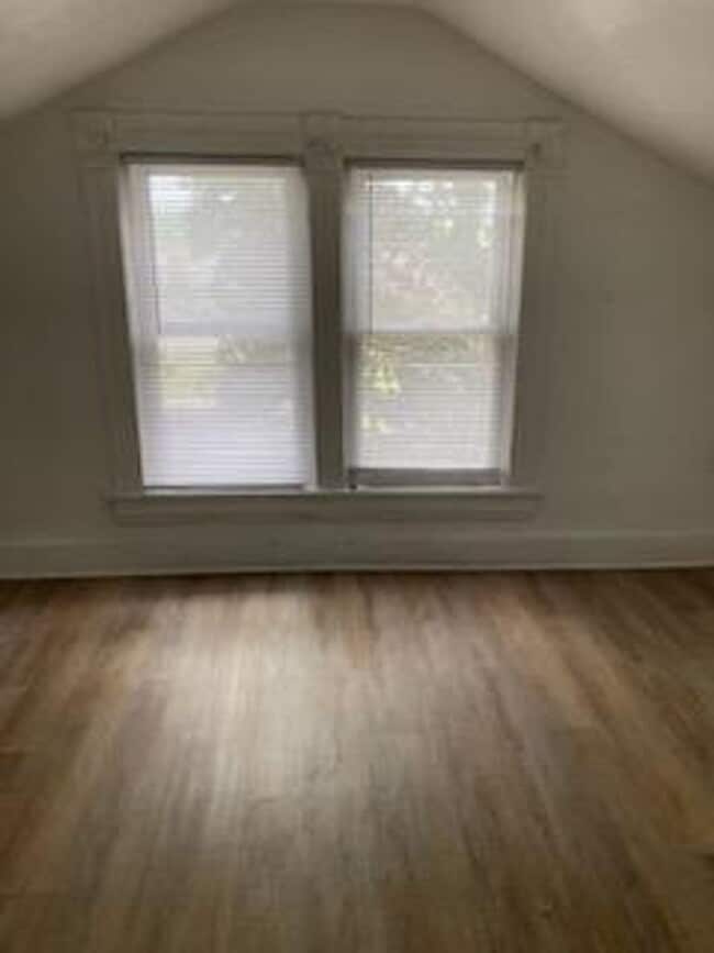 Building Photo - Single family home for rent