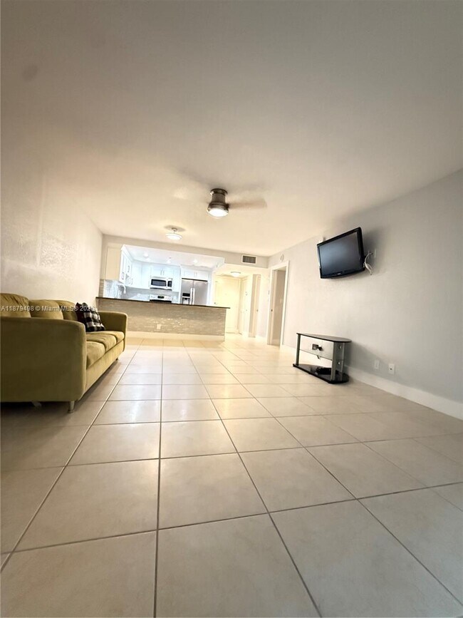 Building Photo - 1801 S Ocean Dr