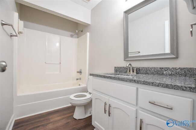 Building Photo - 109 Cove Crest Dr