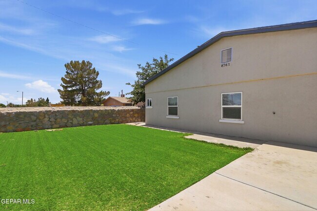 Building Photo - 8761 Lawson St