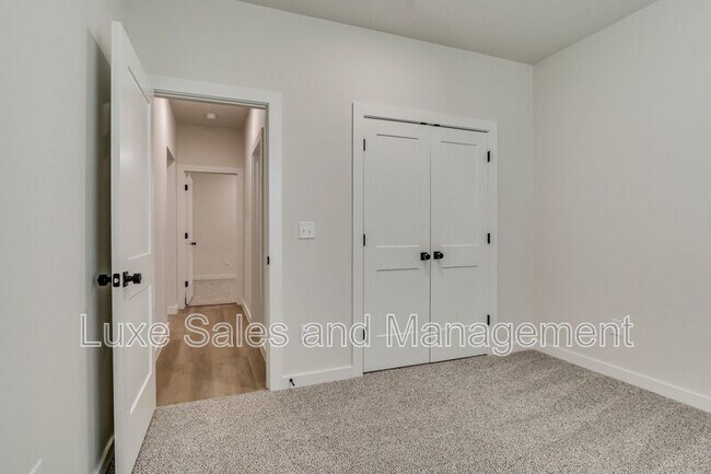 Building Photo - 8305 NW 163rd Ter