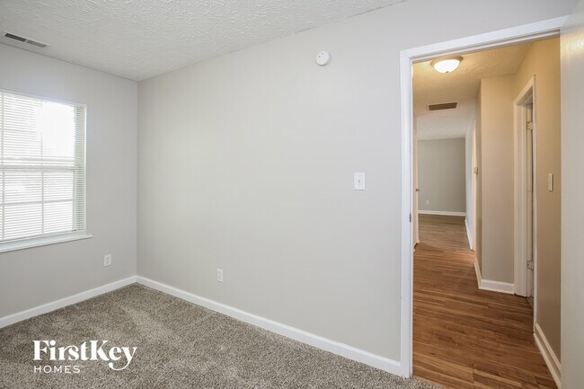 Building Photo - 4509 Phoenix Dr