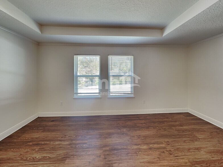 Building Photo - 731 Zarabrooke Ct