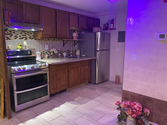 Building Photo - 270 N 1st Ave