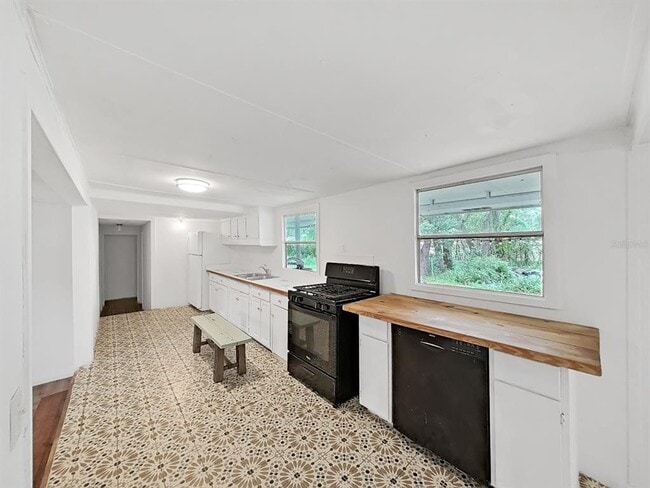 Building Photo - 7332 Sealawn Dr