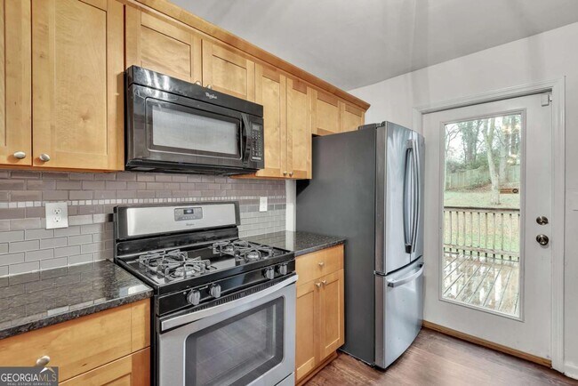 Building Photo - 2015 E Camellia Dr