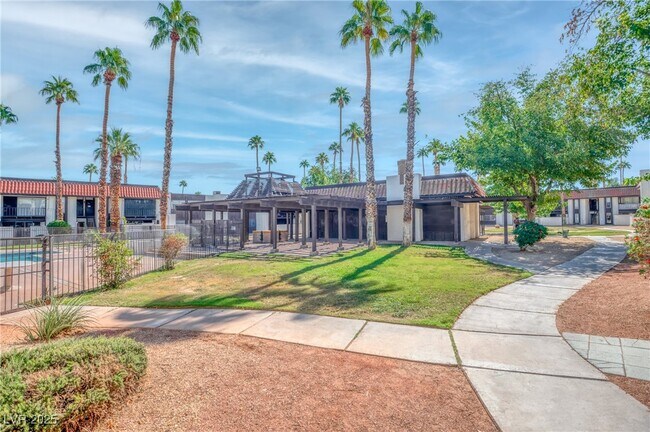 Building Photo - 1405 E Vegas Valley Dr