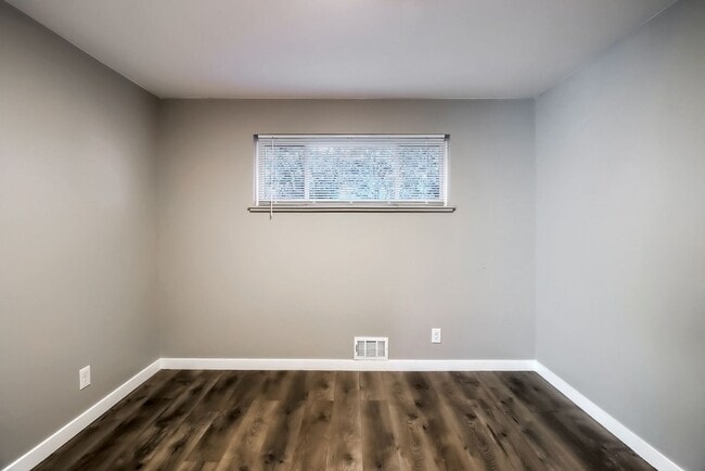 Building Photo - 2 Bedroom duplex in Denver