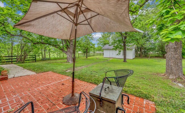 Building Photo - 311 Newland Dr