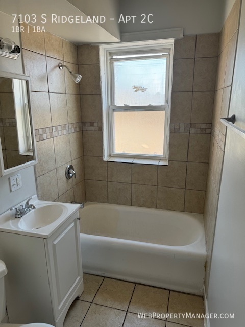 Building Photo - 1 Bed+ with Quartz, Updated Bath, Hardwood...