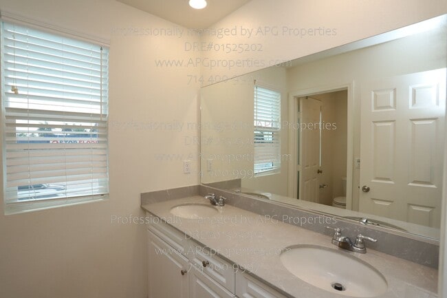 Building Photo - 1696 W Trapezoid Dr
