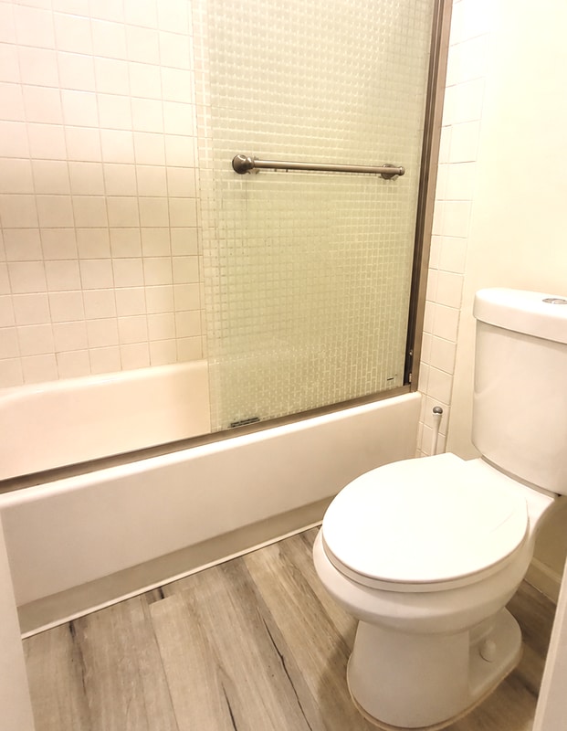 Building Photo - 2607 Pirineos Way