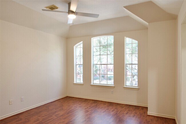 Building Photo - 6506 Taimer Ct