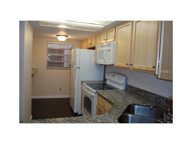 Building Photo - 3700 S Osprey Ave