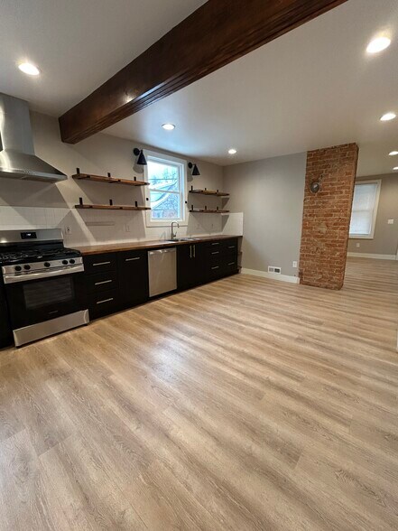 Building Photo - 4629 Mc Neil Ave