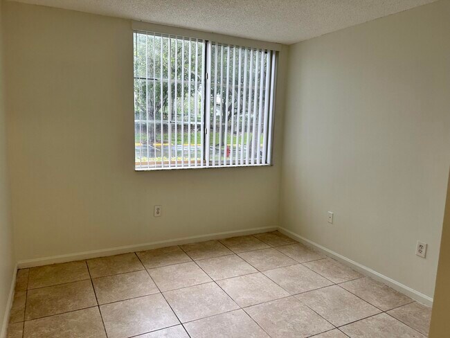 Building Photo - 7872 Sonoma Springs Cir