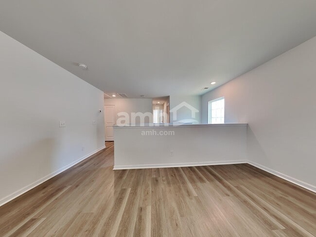 Building Photo - 517 Bush Dr