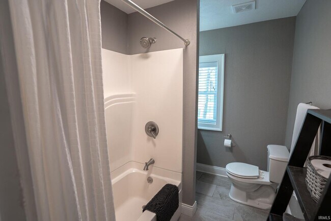 Building Photo - Blue Bungalow on the Northside