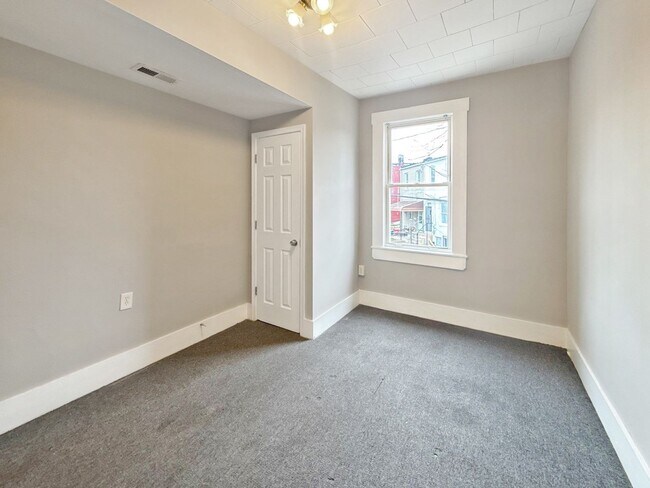 Building Photo - 2113 Belair Rd