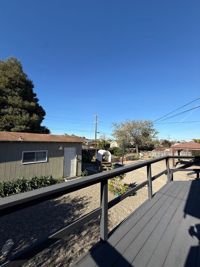 Building Photo - Stunning Fully Furnished 3 Bed-3 Bath Home with Den - Over 2300 Sq Ft.