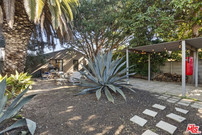 Building Photo - 3539 Greenwood Ave