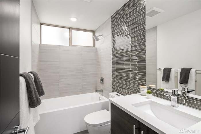 Building Photo - 3041 20th Ave W