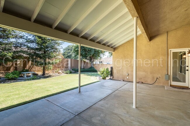 Building Photo - 3 Bedroom + Office, 2 Bath Home with Solar...