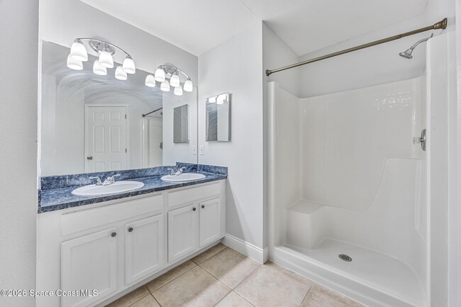 Building Photo - 6185 Degan Rd