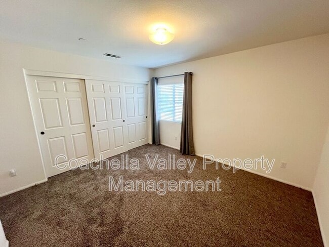 Building Photo - 532 Calle Vibrante