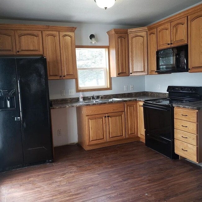 Building Photo - 2215 Falls Ave