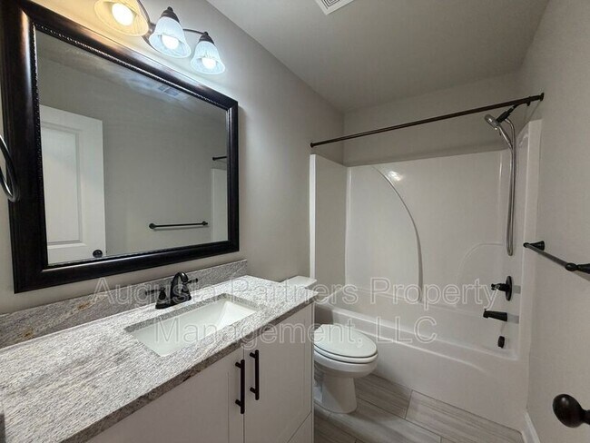Building Photo - 3500 Hilltop Trl
