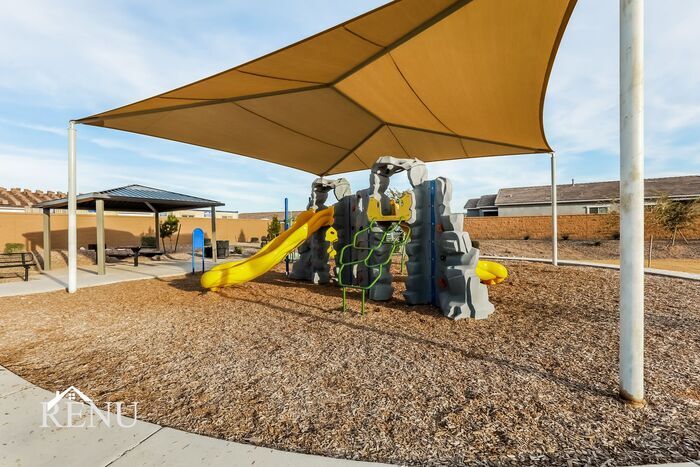 Building Photo - 35621 W San Capistrano Ave