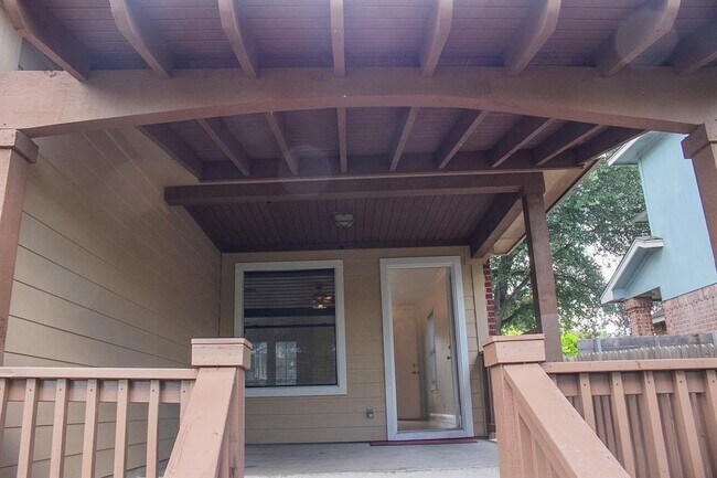 Building Photo - 15236 Drusilla's Dr
