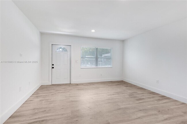 Building Photo - 2512 NE 182nd Terrace