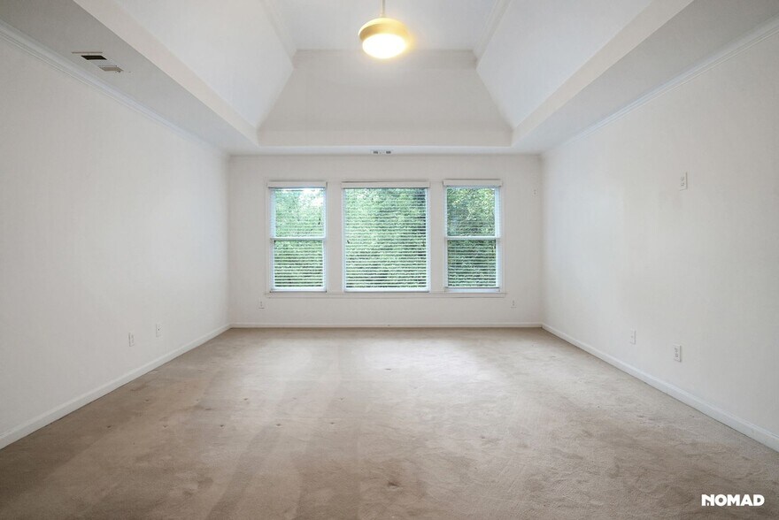 Building Photo - 6 Carrington Way