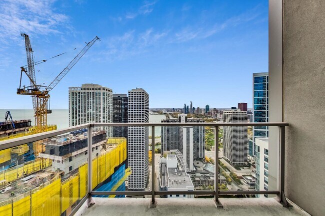Building Photo - 420 E Waterside Dr