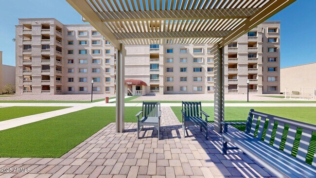 Building Photo - 7950 E Camelback Rd