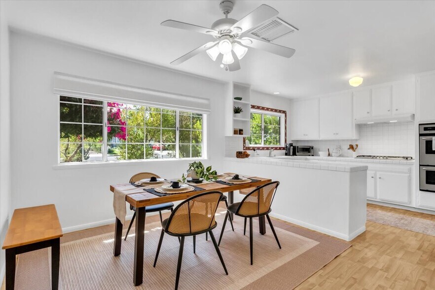 Building Photo - 23223 Canzonet St