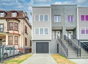 Building Photo - 85 3rd Ave