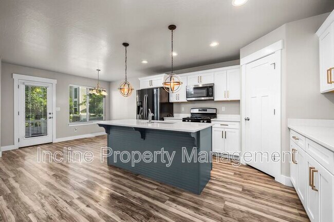 Building Photo - 4863 Spire Wy