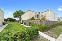 Building Photo - 1606 Shaker Cir